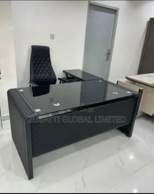 1.6 Meters Executive Glass Top Office Table