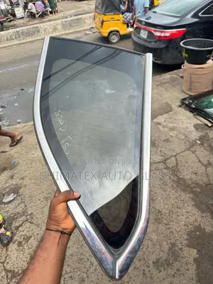 Toyota Highlander 2017 Rear Body Vent Glass Available