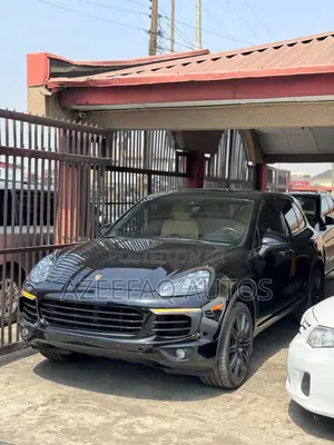 Porsche Cayenne S AWD 2016 Black