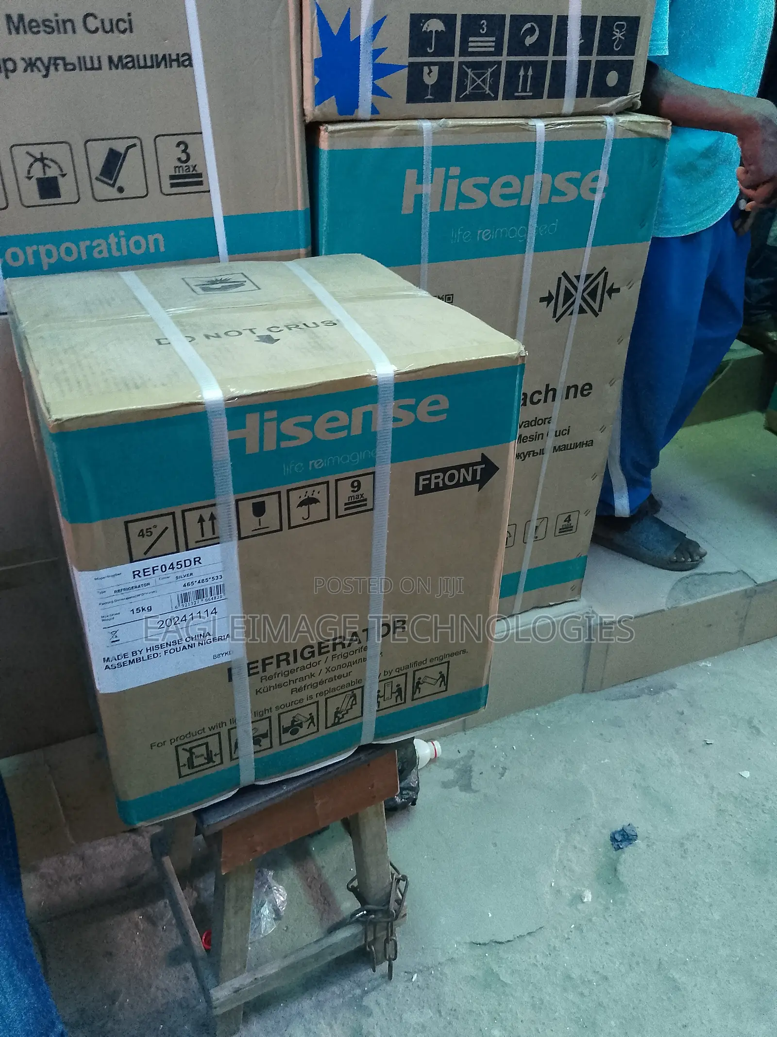 Hisense Mini Cooler Bedside Refrigerator