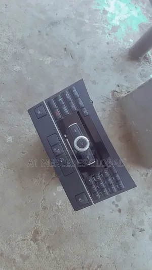 Mercedes-Benz E350 W212 Radio