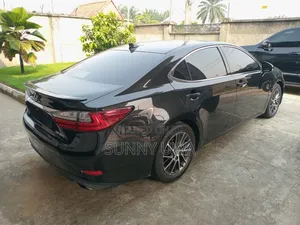 Lexus ES 2016 Black