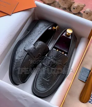 Exclusive Louis Vuitton Luxury Black Shoe