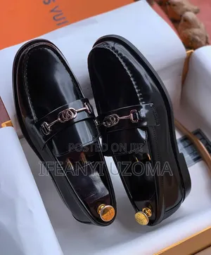 Exclusive Louis Vuitton Luxury Black Shoe