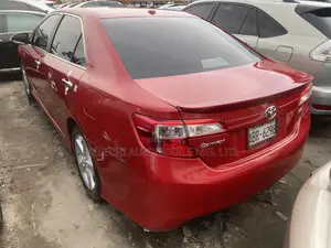 Toyota Camry SE 4dr Sedan (2.5L 4cyl 6A) 2013 Red