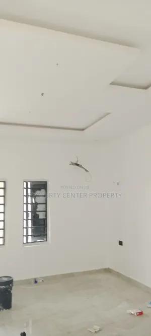 2bdrm Block of Flats in Bucknor Estate for rent