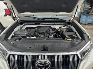 Toyota Land Cruiser Prado 2023 White