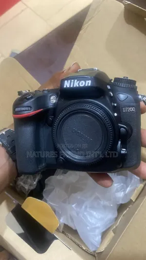 Nikon D7200 18-105mm Lens