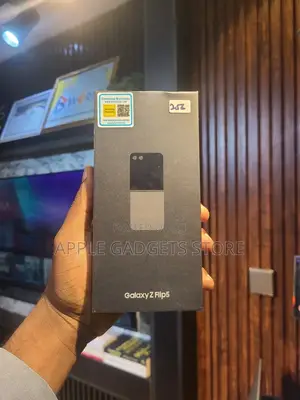 New Samsung Galaxy Z Flip5 256 GB Black