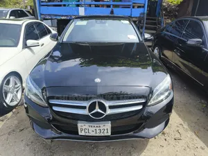 Mercedes-Benz C300 Luxury 4matic Sedan AWD (2.0L 4cyl 7A) 2017 Black