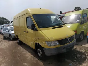 Mercedes-Benz Sprinter 2006 Yellow