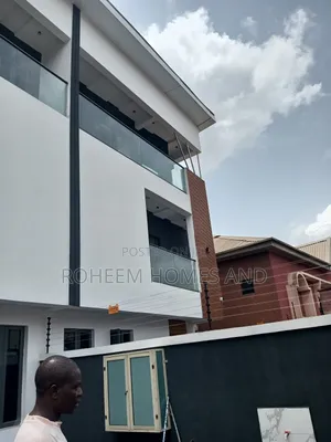 5bdrm Duplex in Secured Estate, Adeniyi Jones for sale