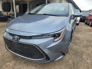 Toyota Corolla LE 2021 Silver