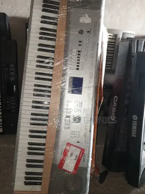 Yamaha Keyboard DGX 300