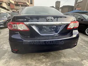 Toyota Corolla LE 4dr Sedan (1.8L 4cyl 4A) 2013 Blue
