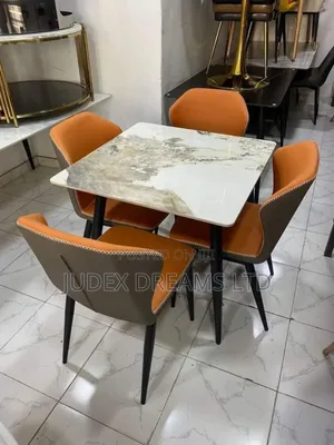 High Quality Dining Table With 4 Chairs