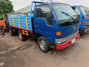 Used Toyota Dyna 100 2000 White