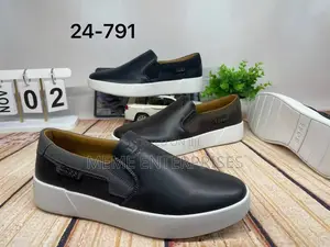 Light Loafers 