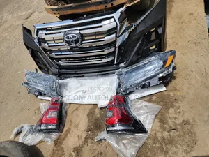 Complete Front Bumper,Headlights and Rearlight Prado 2023/24