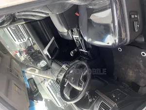 Toyota Land Cruiser Prado 2023 White