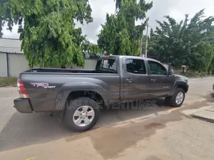 Toyota Tacoma Double Cab V6 Automatic 2012 Gray