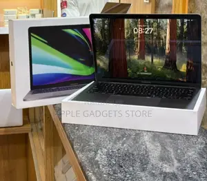 New Laptop Apple MacBook Pro 2022 M2 256GB Intel Core i9 SSD 256GB
