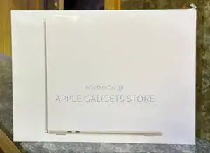 New Laptop Apple MacBook Pro 2022 M2 16GB Intel Core i9 SSD 256GB