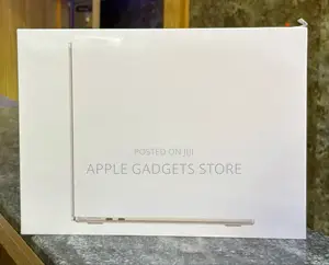 New Laptop Apple MacBook Pro 2022 M2 16GB Intel Core i9 SSD 256GB