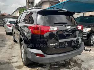 Toyota RAV4 XLE AWD (2.5L 4cyl 6A) 2013 Black