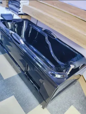 Executive Black Bathtub