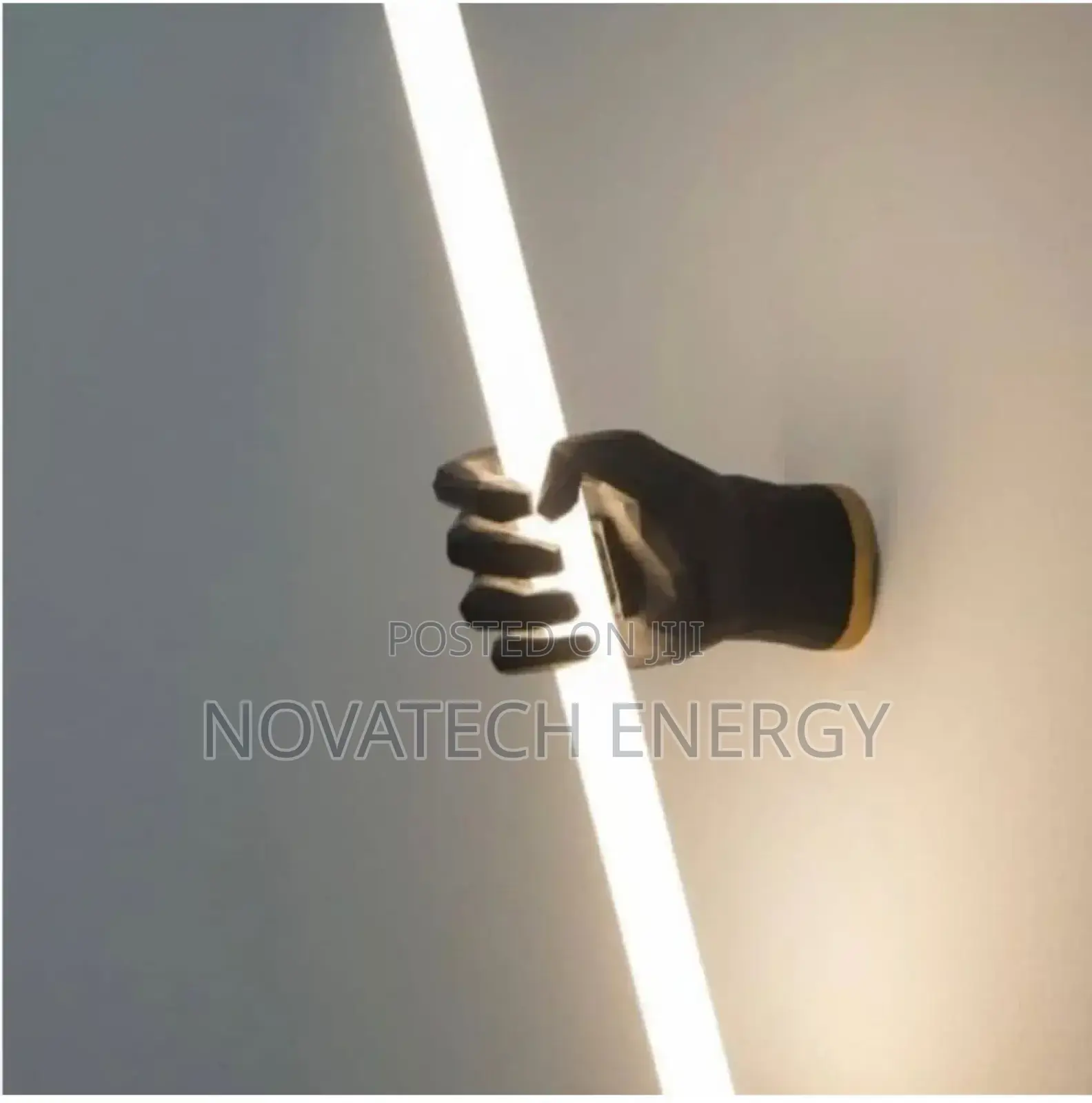 Hand Holding Scroll Design Wall Bracket, Led