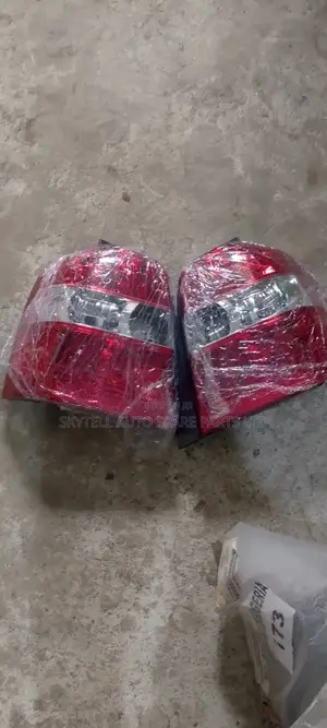 Set Of Back Light For Toyota Highlander 2005