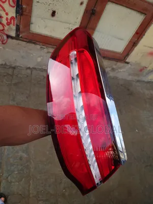 Gle450 Coupe Drive Side Back Lights