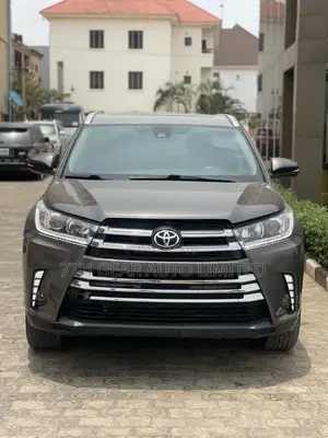 Toyota Highlander Limited Platinum 4x2 V6 (3.5L 6cyl 8A) 2017 Gray