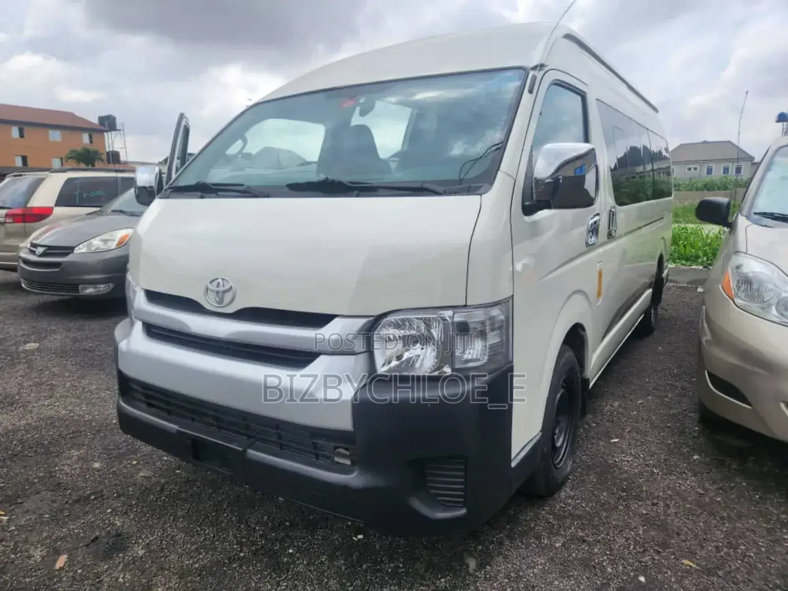 Toyota HiAce 2010 White