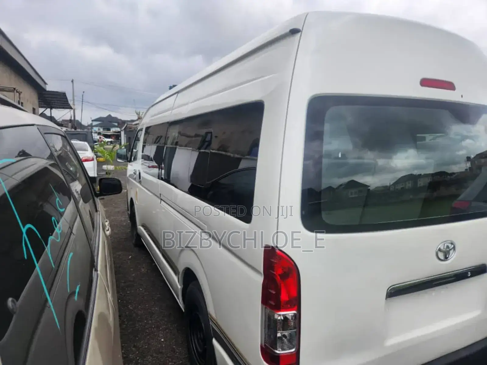 Toyota HiAce 2010 White