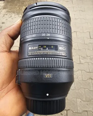 Nikon Lens 18-300mm