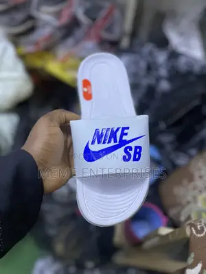 White Nike Sb Easy Wear