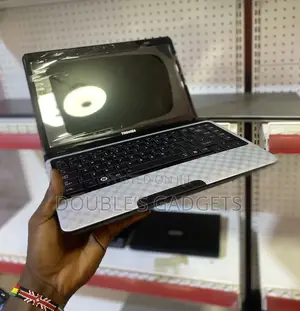 Laptop Toshiba Satellite Pro S750 4GB Intel Core I3 HDD 250GB