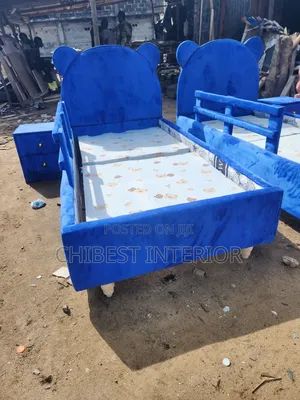 Luxury 3by6 Bed With a Side Drawer