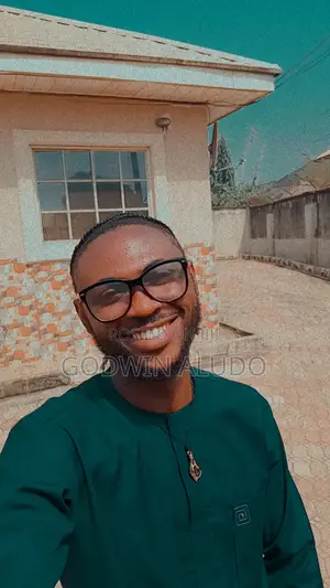 Remote) Content Creation Specialist Video Editor