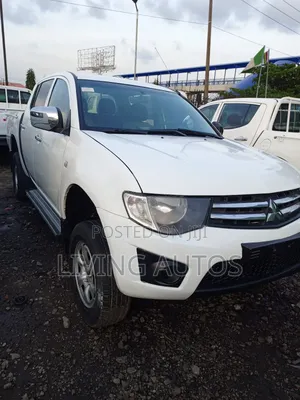 Mitsubishi L200 Double Cab 2.5 136hp 4WD 2013 White
