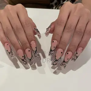 Trending Press On Nails Nair Art