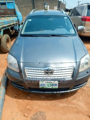Toyota Avensis 2004 Gray
