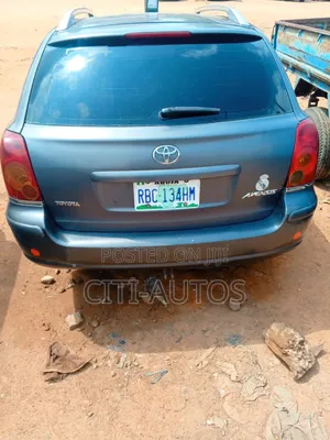 Toyota Avensis 2004 Gray