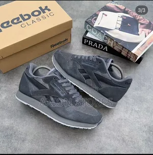 High Quality Reebok Sneakers