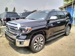 Toyota Sequoia Platinum 4dr SUV 4WD (5.7L 8cyl 6A) 2017 Black