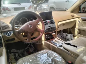 Mercedes-Benz C300 Luxury Sedan RWD (3.0L 6cyl 7A) 2010 White