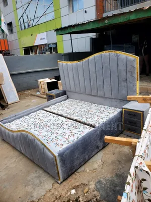 King Size Bedframe With 2 Bedside
