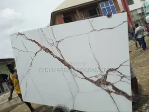 Dark Wood Wave Quartz for Countertops